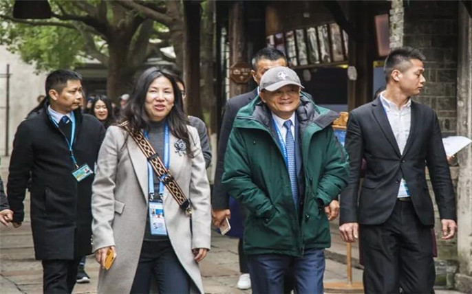 1527733235583673.jpg 6阿里巴巴集團(tuán)控股有限公司董事局主席 馬云.jpg