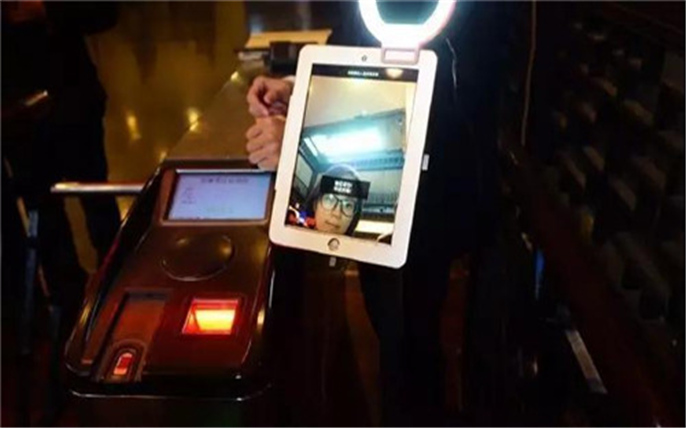 1527736545685783.jpg 3▲烏鎮(zhèn)景區(qū)人臉識(shí)別系統(tǒng).jpg