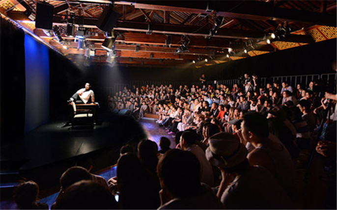 1528961092106108.jpg 首屆烏鎮(zhèn)戲劇節(jié)青年競演演出現(xiàn)場_副本.jpg