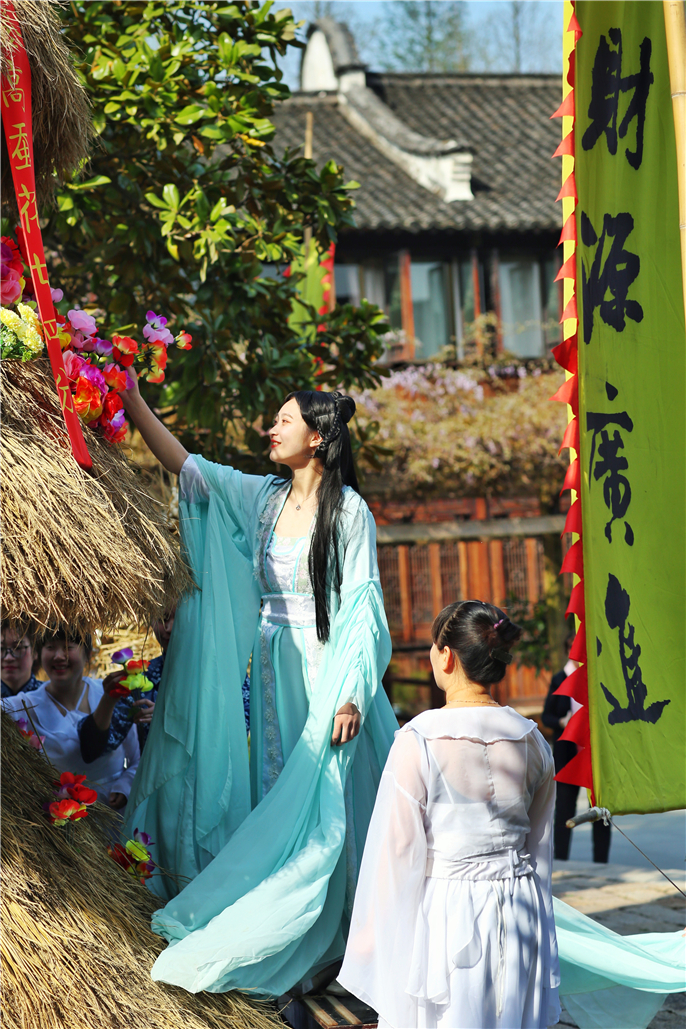 1554424034607731.jpg 香市·插蠶花.jpg